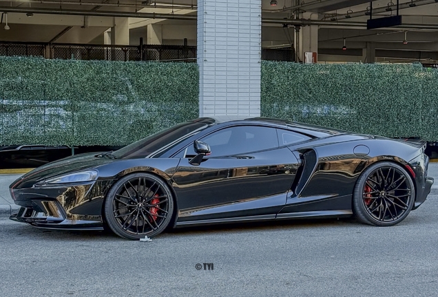 McLaren GT