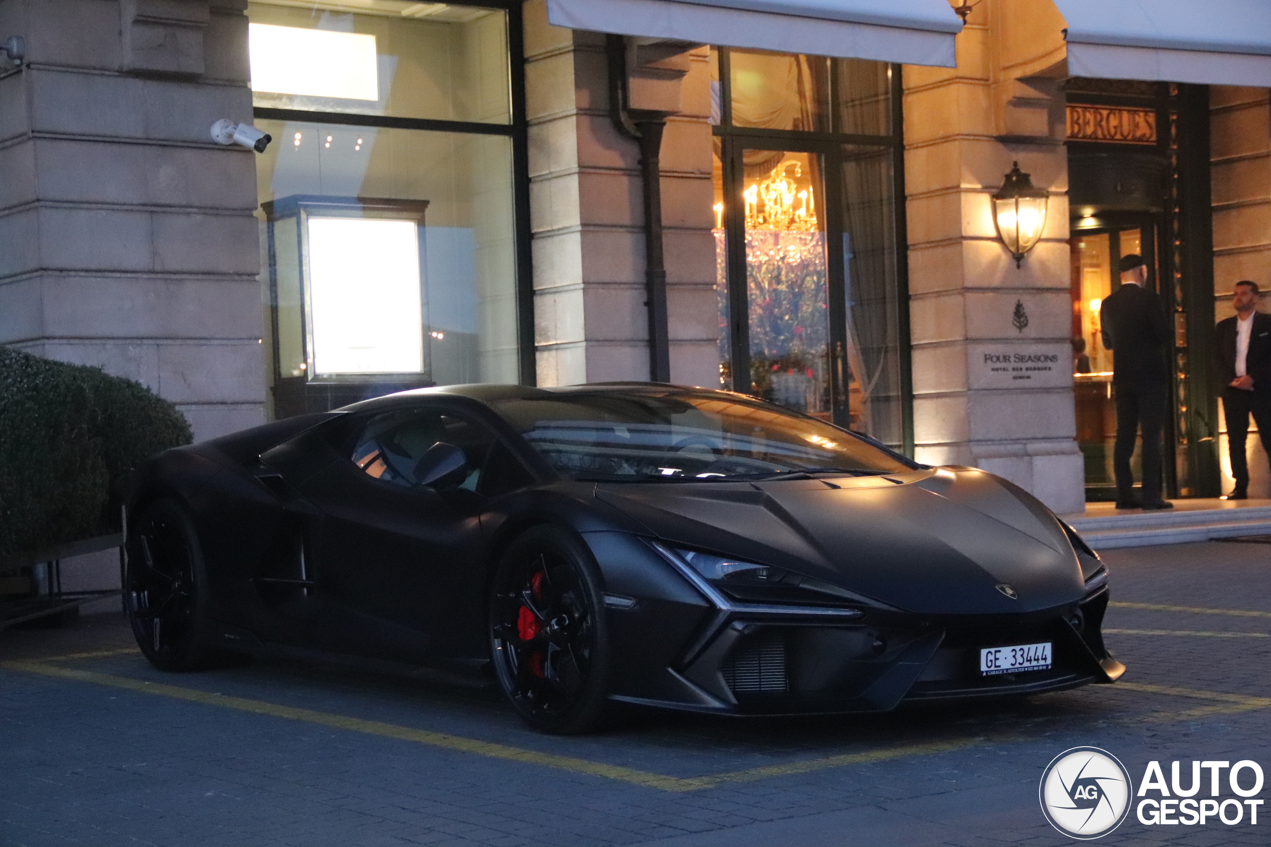 Lamborghini Revuelto