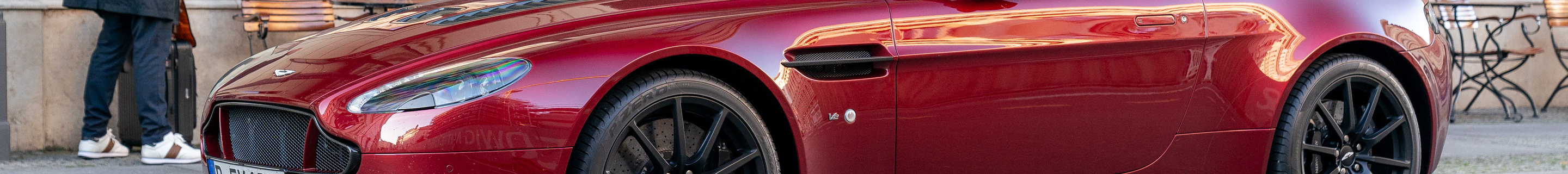 Aston Martin V12 Vantage S Roadster