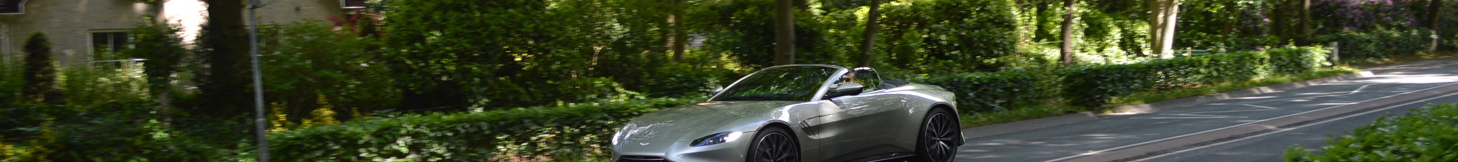 Aston Martin V8 Vantage Roadster 2020