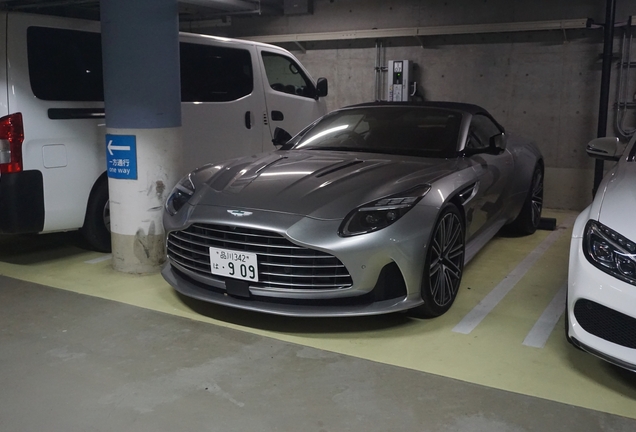 Aston Martin DB12 Volante