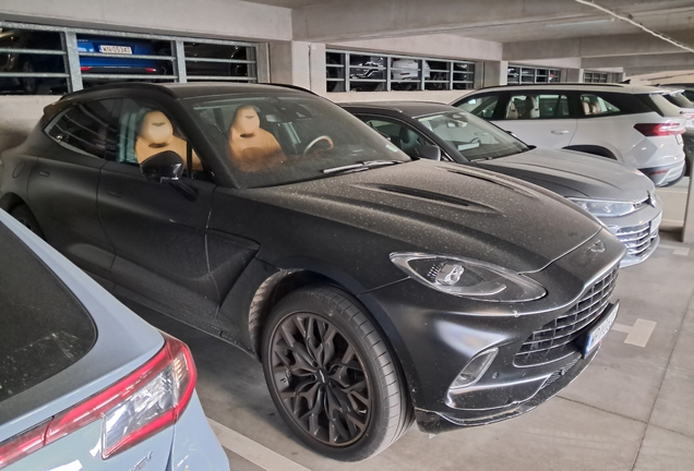 Aston Martin DBX