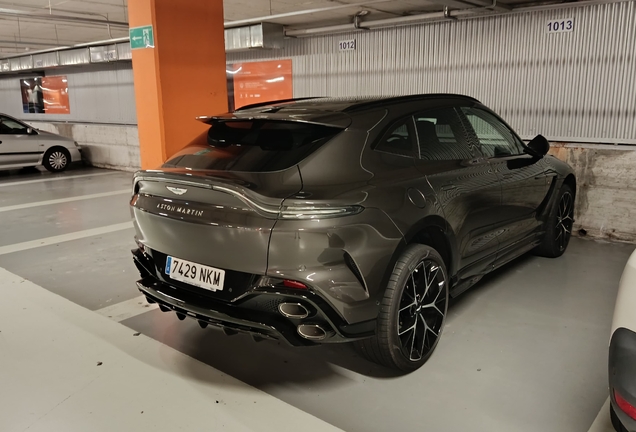 Aston Martin DBX S