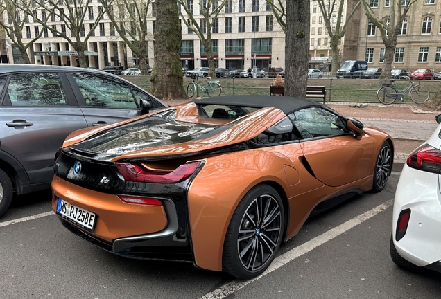 BMW i8 Roadster