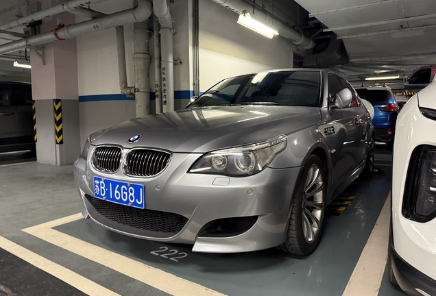 BMW M5 E60 2005