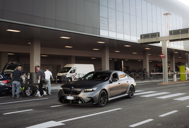 BMW M5 G90