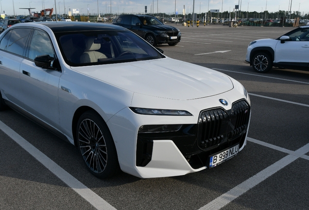 BMW M760e xDrive