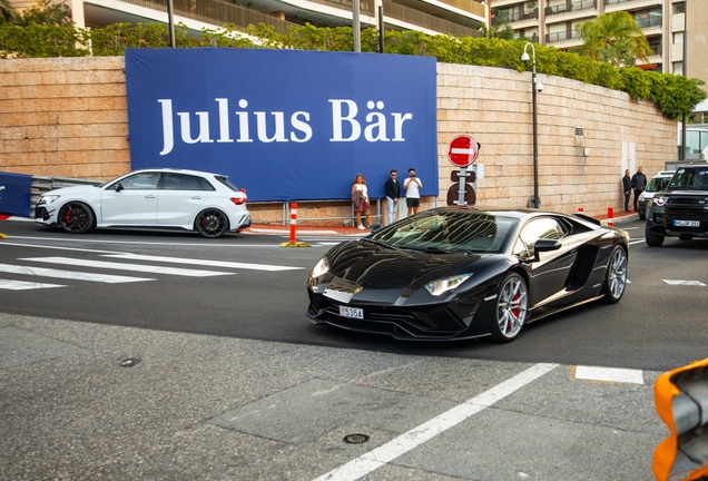 Lamborghini Aventador S LP740-4
