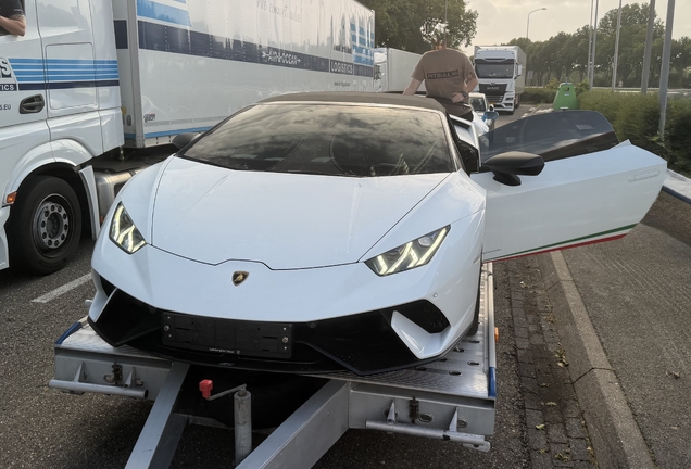 Lamborghini Huracán LP640-4 Performante Spyder