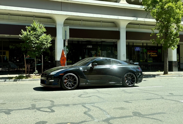 Nissan GT-R 2014 Black Edition