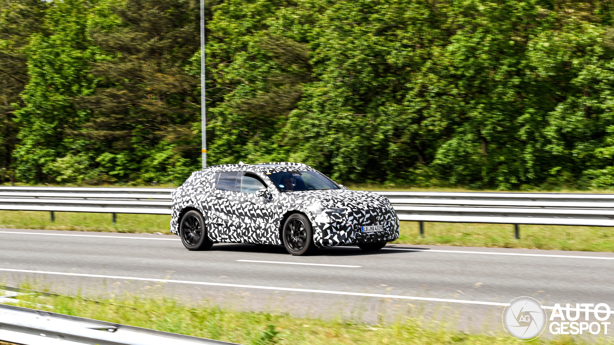 Mercedes-amg suv x591