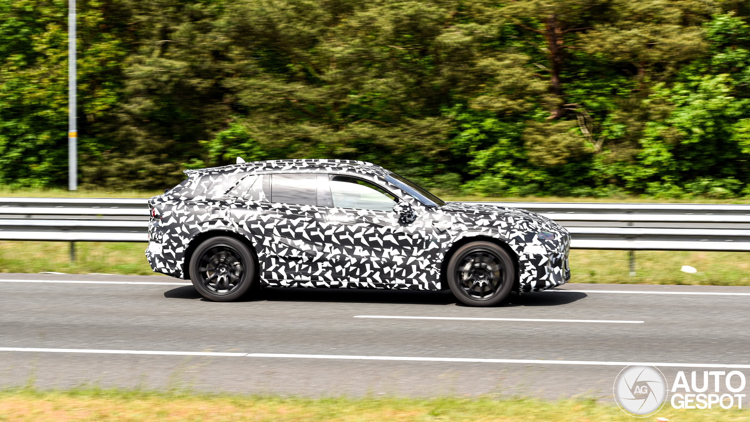 Mercedes-amg suv x591