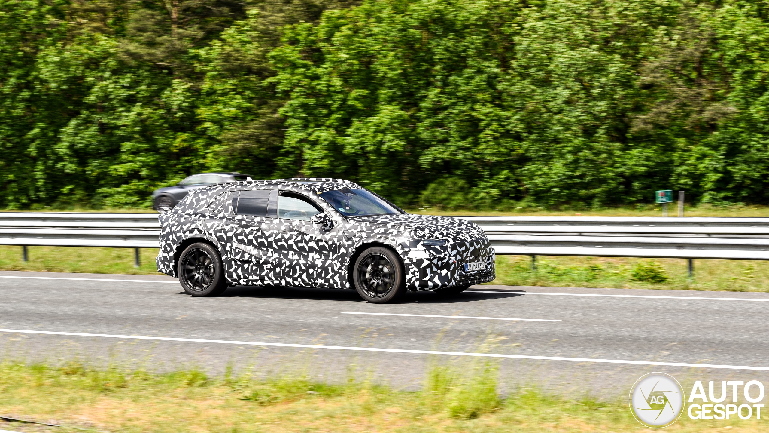 Mercedes-amg suv x591