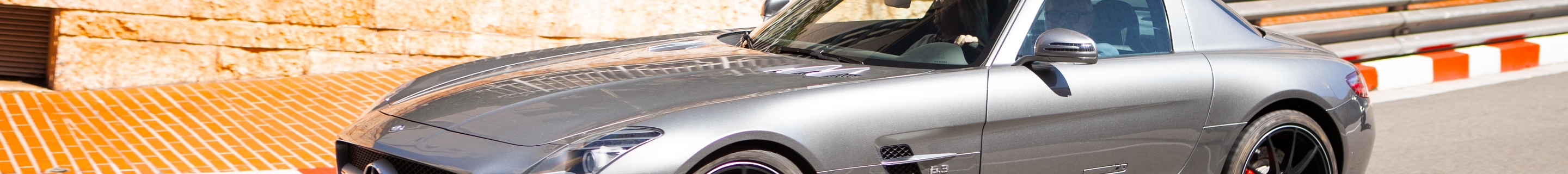 Mercedes-Benz SLS AMG
