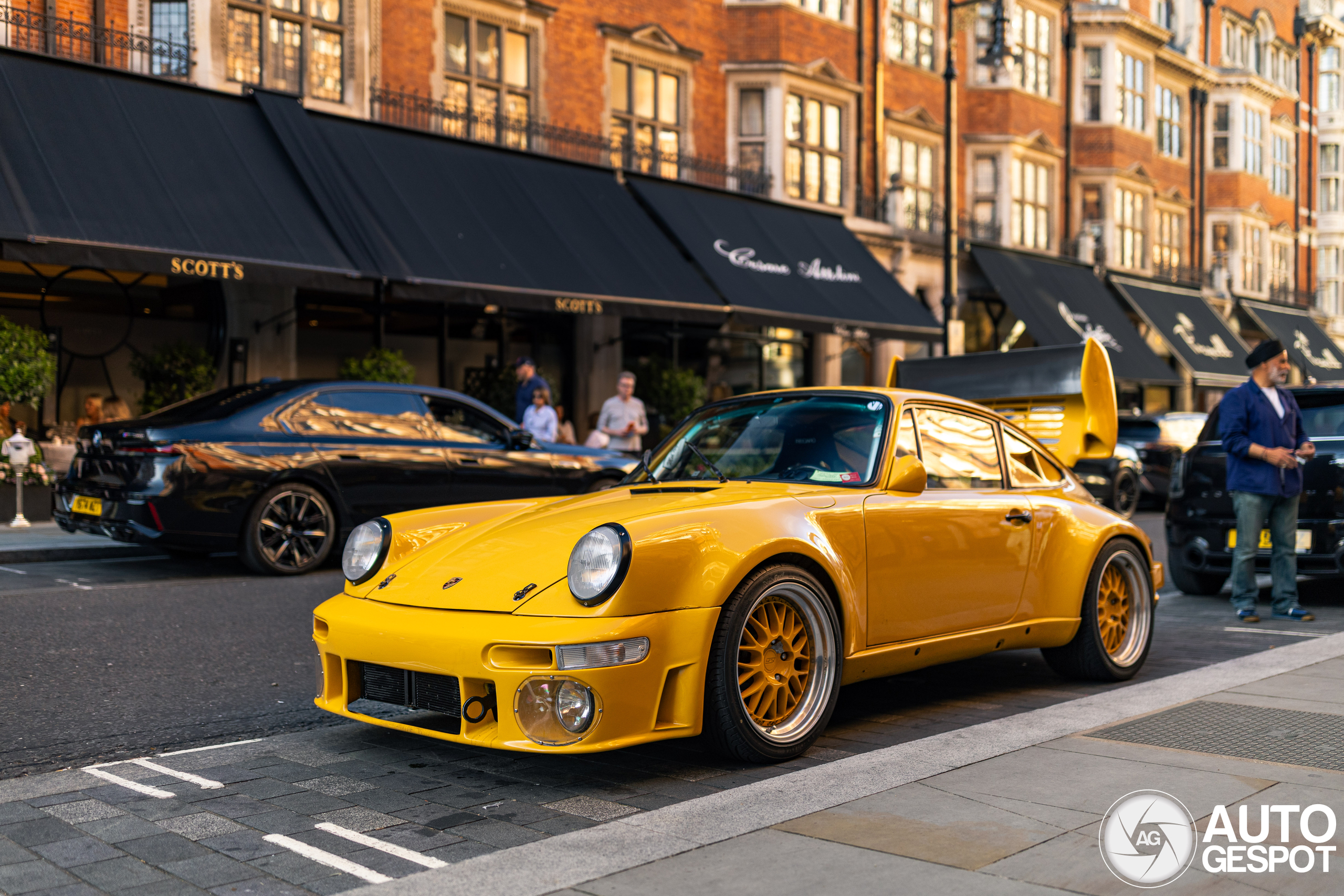 Porsche 964 Turbo Auto Garage TBK