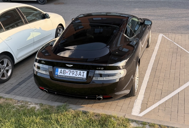 Aston Martin DB9