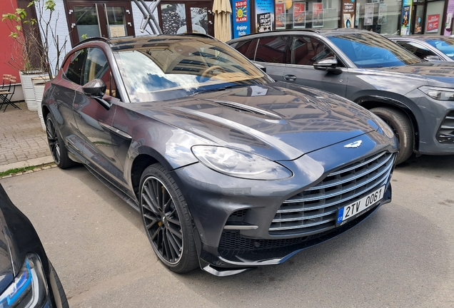 Aston Martin DBX707