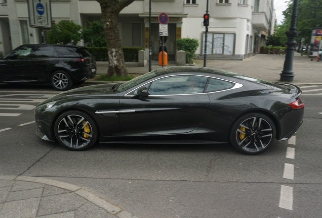 Aston Martin Vanquish 2013