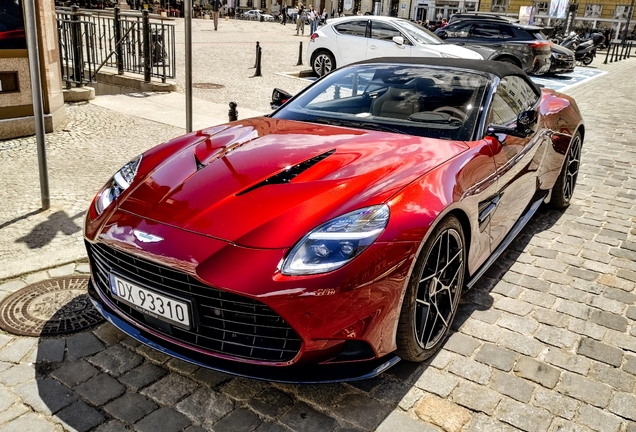 Aston Martin Vanquish Volante 2025