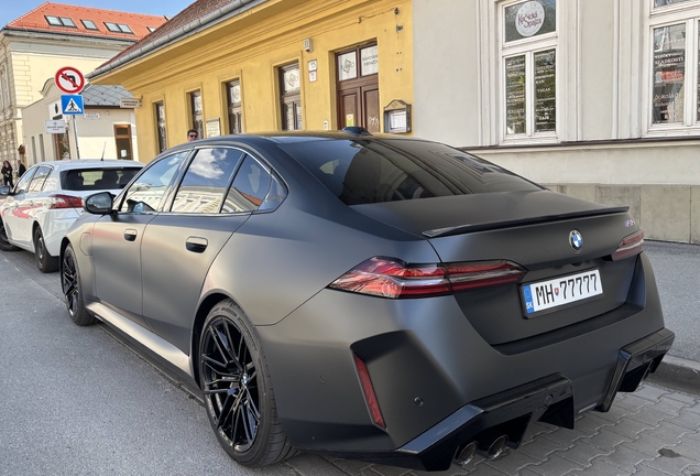 BMW M5 G90
