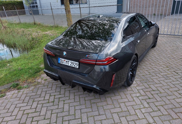 BMW M5 G90