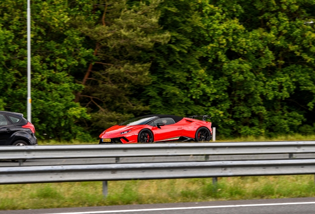 Lamborghini Huracán LP640-4 Performante Spyder
