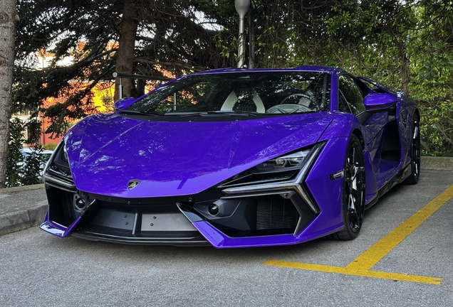 Lamborghini Revuelto