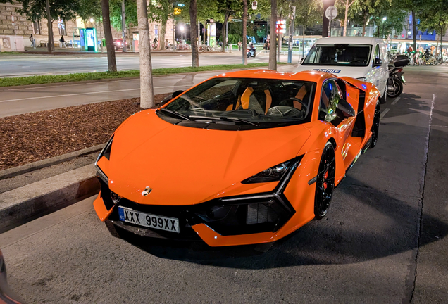 Lamborghini Revuelto