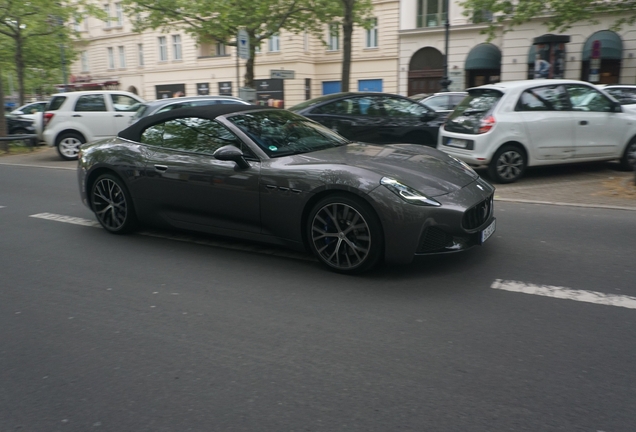 Maserati GranCabrio Modena