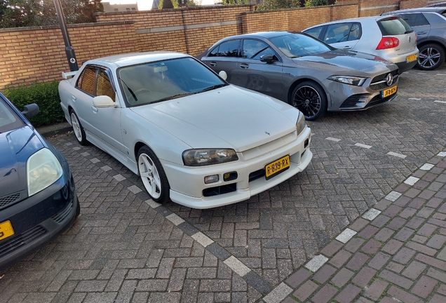 Nissan Skyline R34 Sedan
