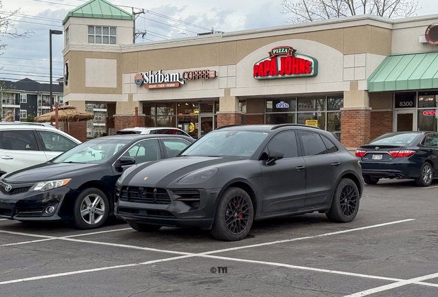 Porsche 95B Macan GTS MkII
