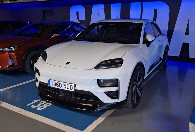Porsche Macan EV Turbo