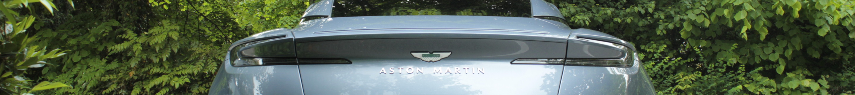 Aston Martin DB12