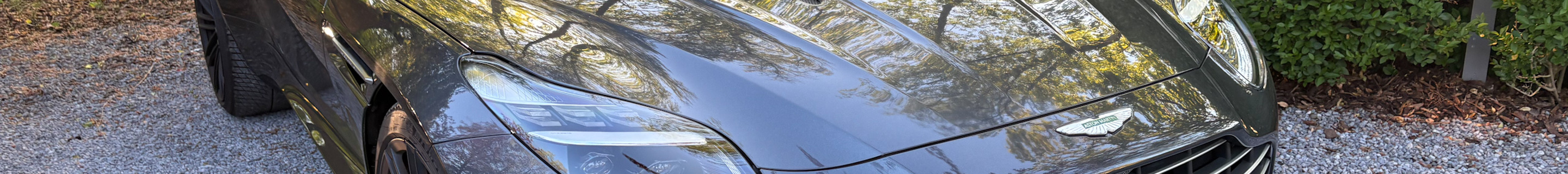 Aston Martin DB12