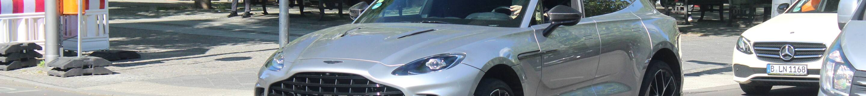 Aston Martin DBX707