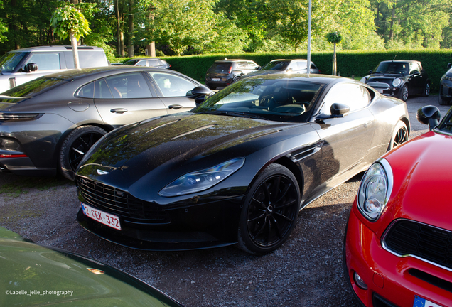 Aston Martin DB11 AMR