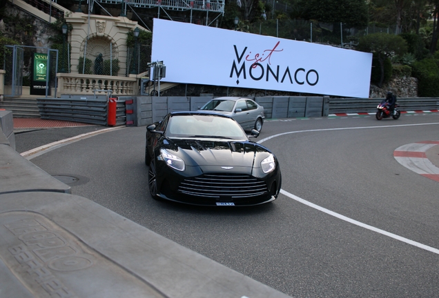 Aston Martin DB12