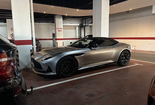 Aston Martin DB12 Volante