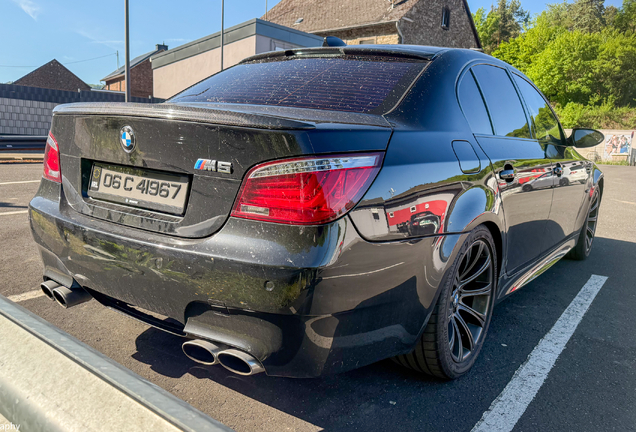 BMW M5 E60 2005