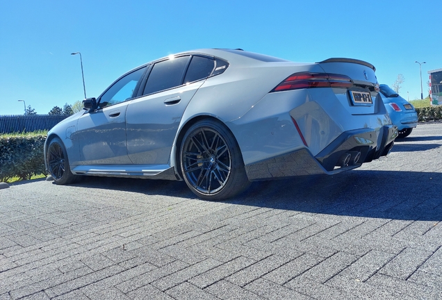 BMW M5 G90