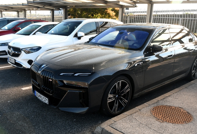 BMW M760e xDrive