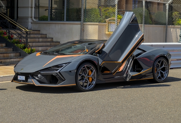 Lamborghini Revuelto