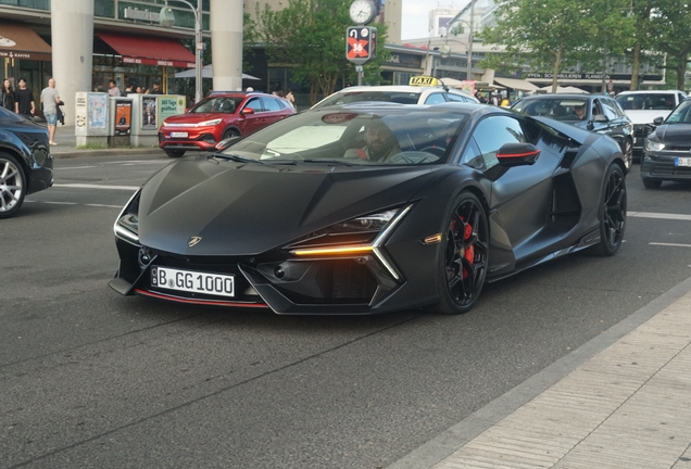 Lamborghini Revuelto
