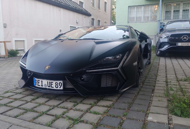 Lamborghini Revuelto