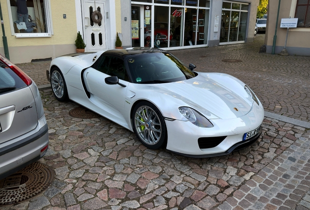 Porsche 918 Spyder Weissach Package