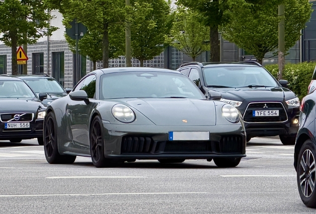 Porsche 992 Carrera 4 GTS Cabriolet MkII