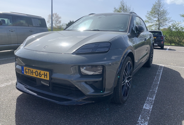 Porsche Macan EV Turbo