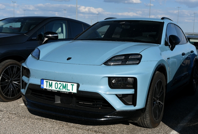 Porsche Macan EV Turbo