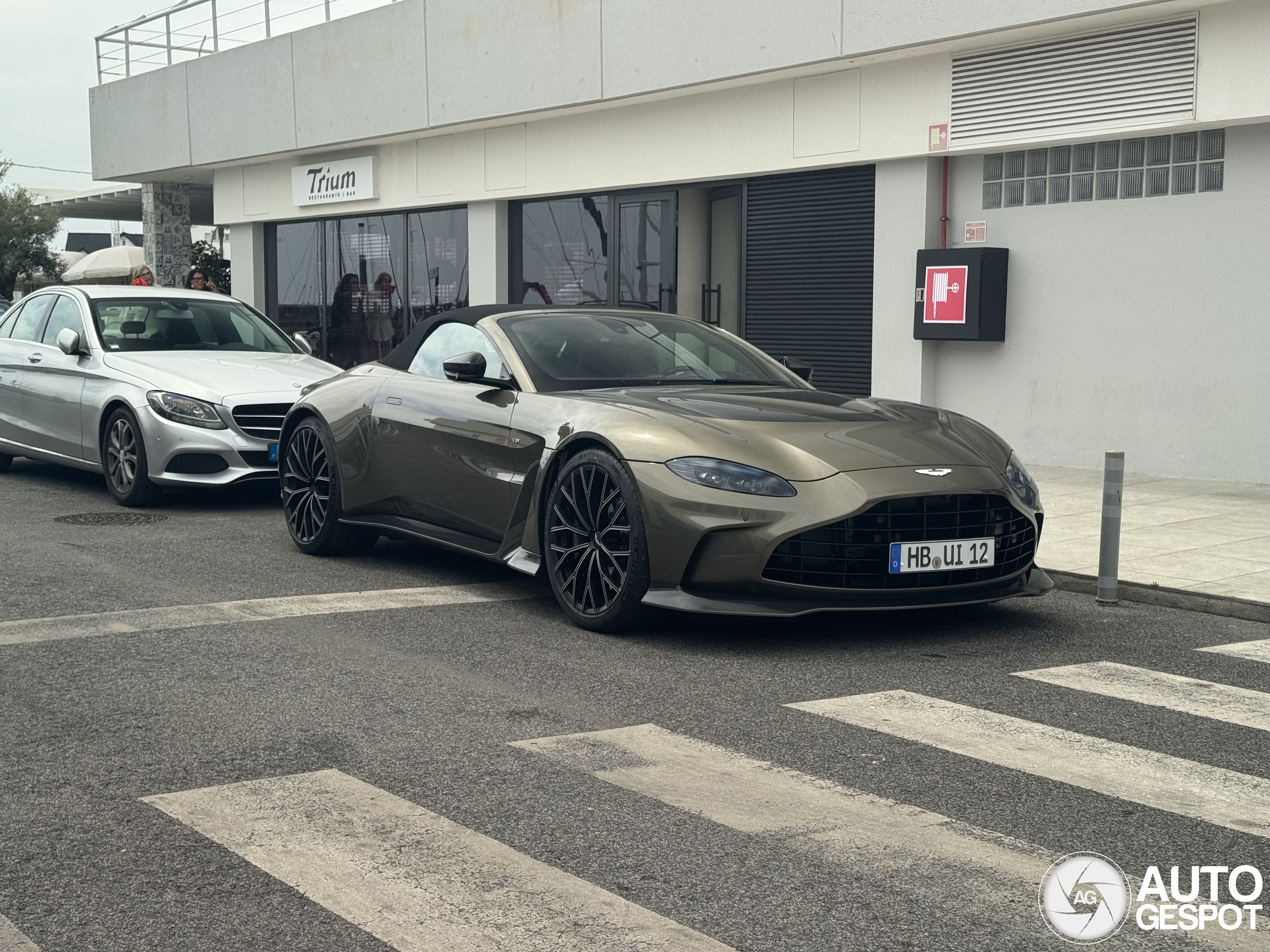 Aston Martin V12 Vantage Roadster 2023