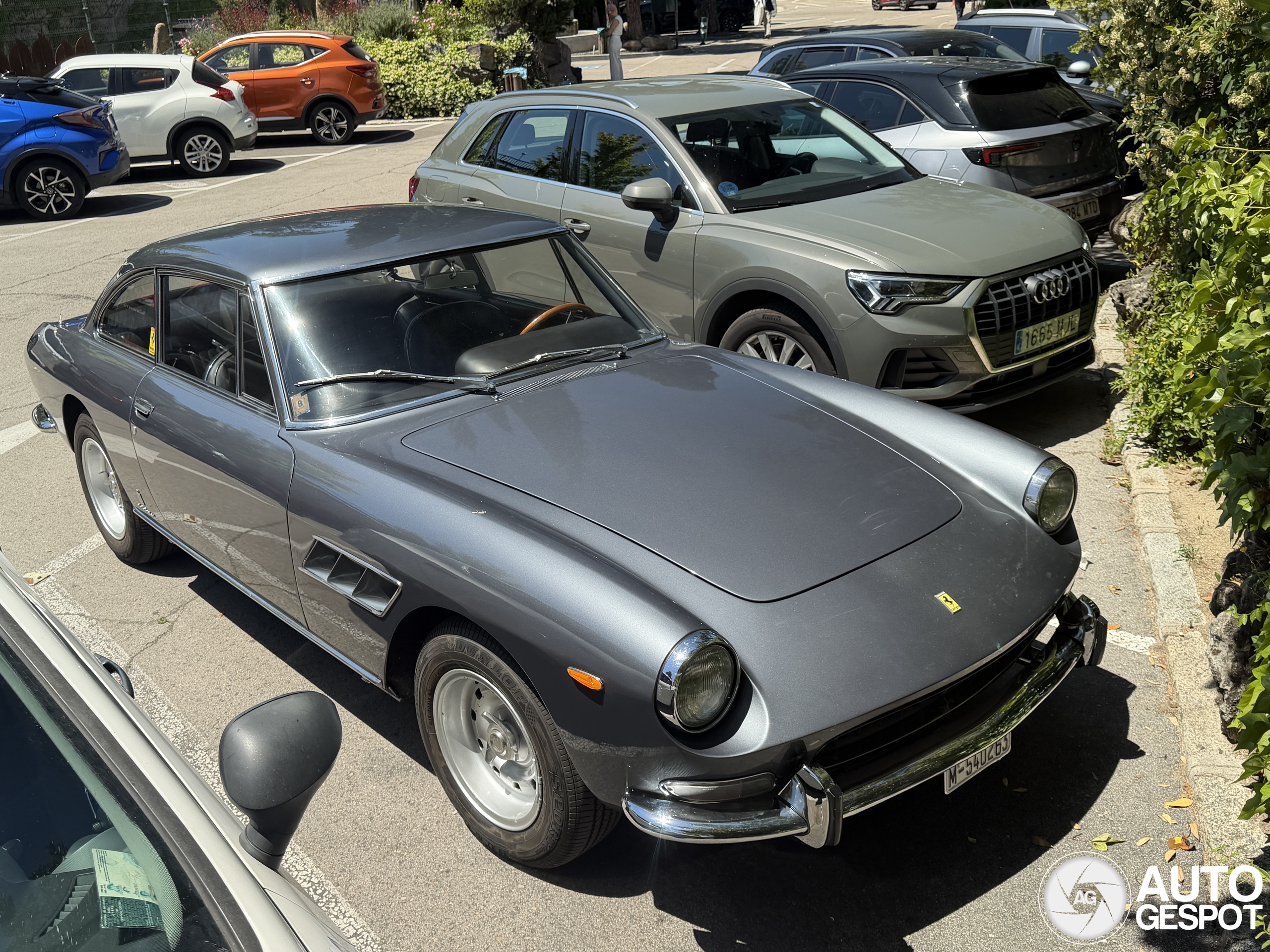 Ferrari 330 GT 2+2 Series II